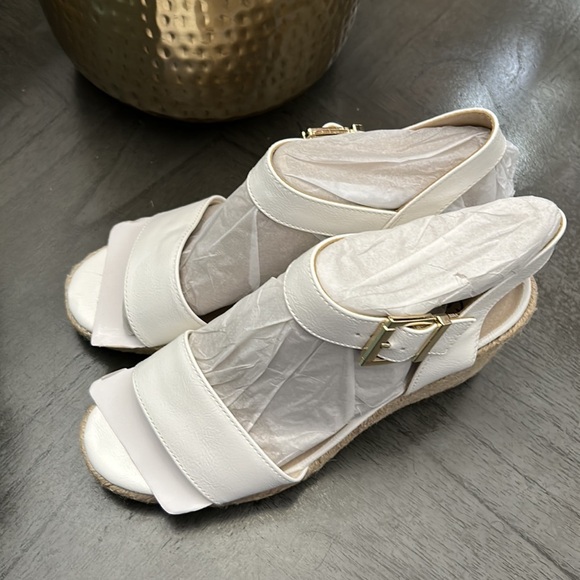 LIFESTRIDE Tango Wedge Espadrilles - Picture 9 of 13